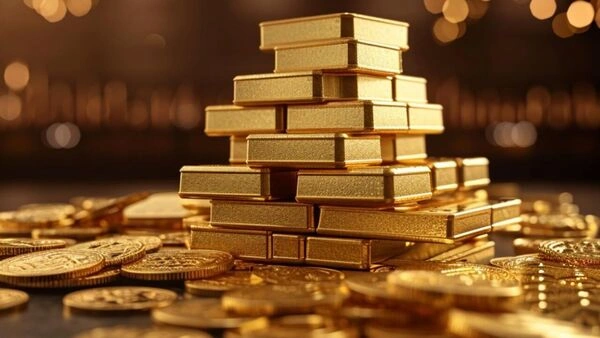 Gold Prices Slip from All-Time Highs Amid Eased Trump Tariff Fears